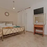 Elena Beach Apartment